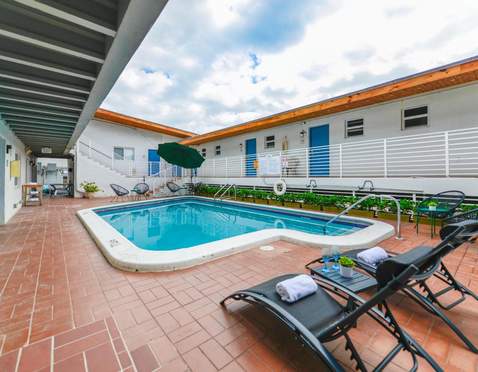 Serene Studio By The Beach With Pool - M34 Hollywood Eksteriør bilde