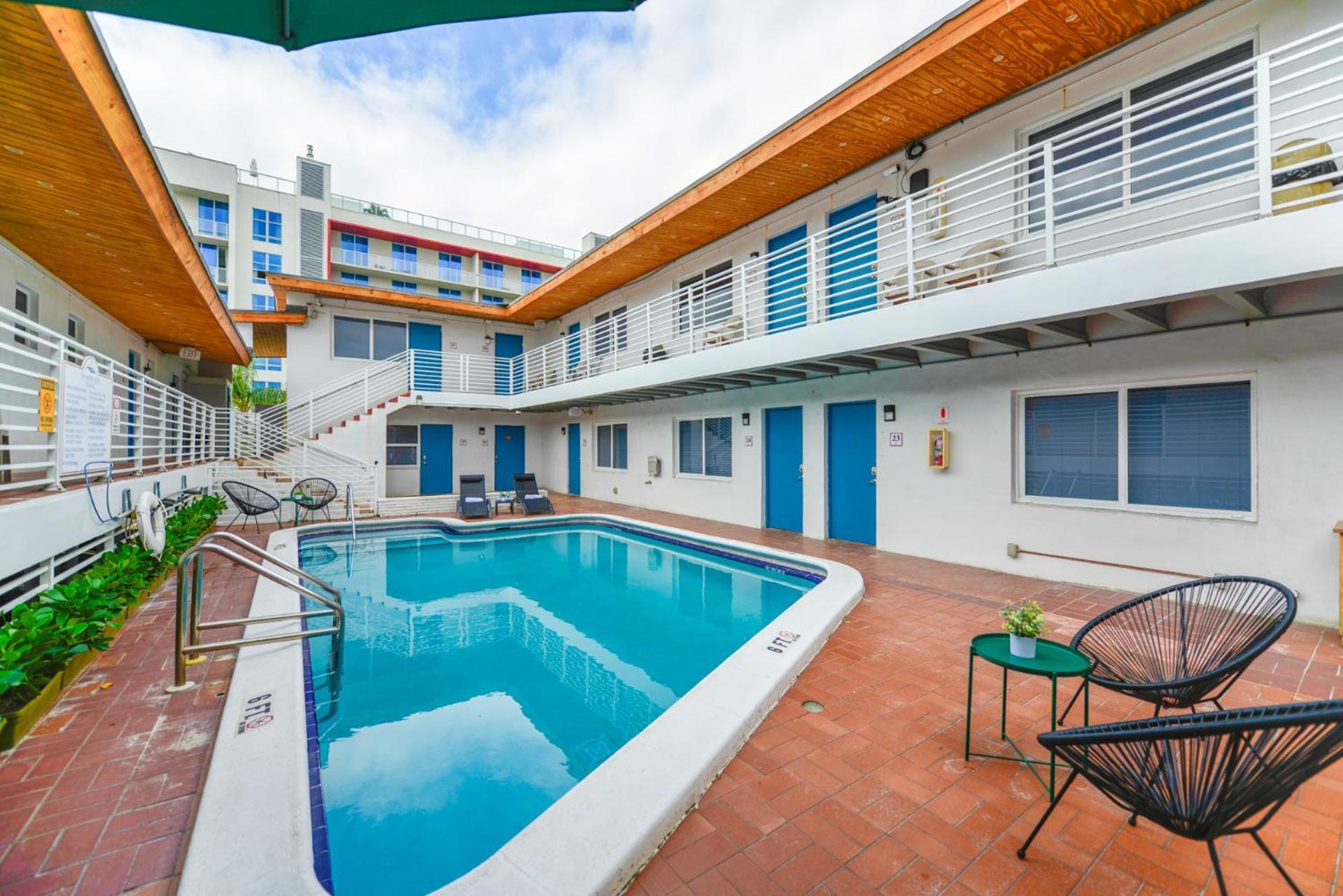 Serene Studio By The Beach With Pool - M34 Hollywood Eksteriør bilde